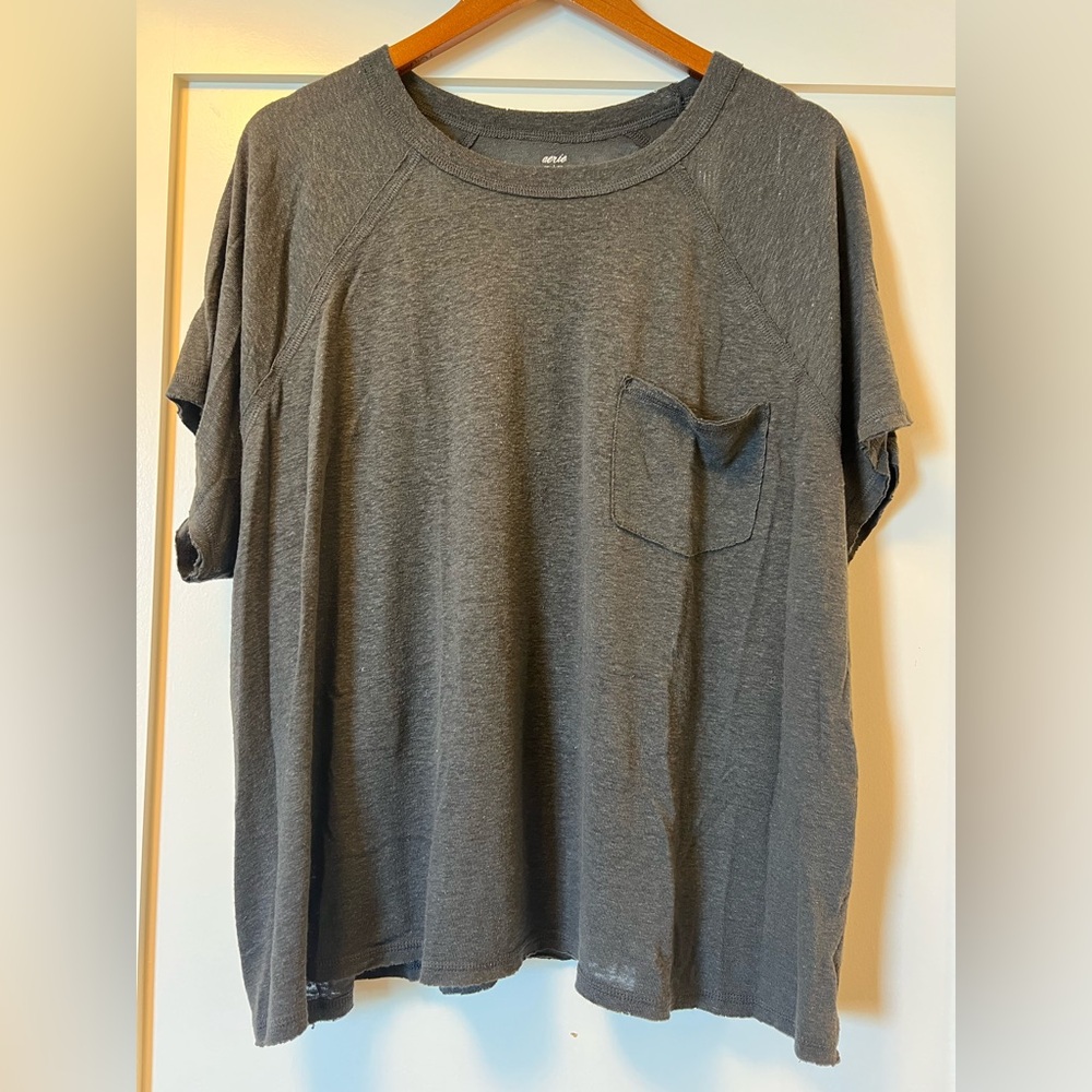 Aerie Women’s oversized pocket t-shirt